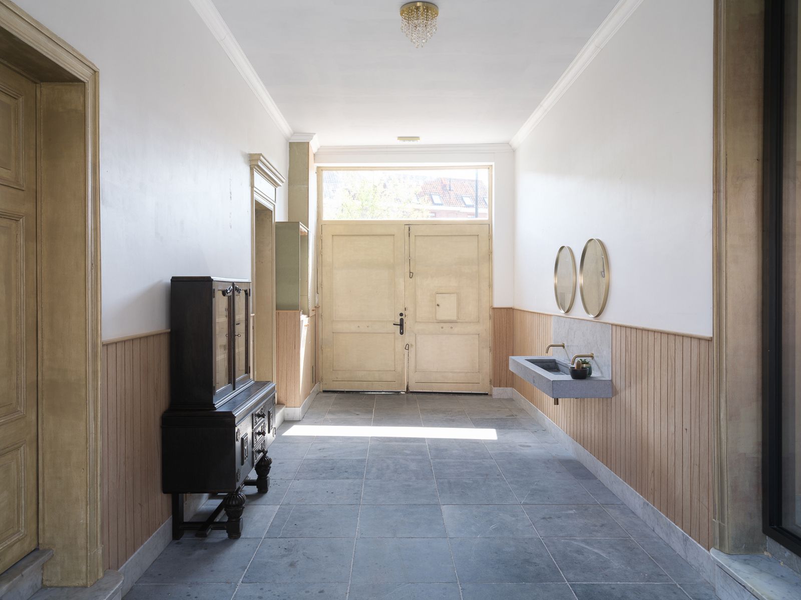 Karaktervolle woning met prachtige tuin in centrum Ronse! foto 3