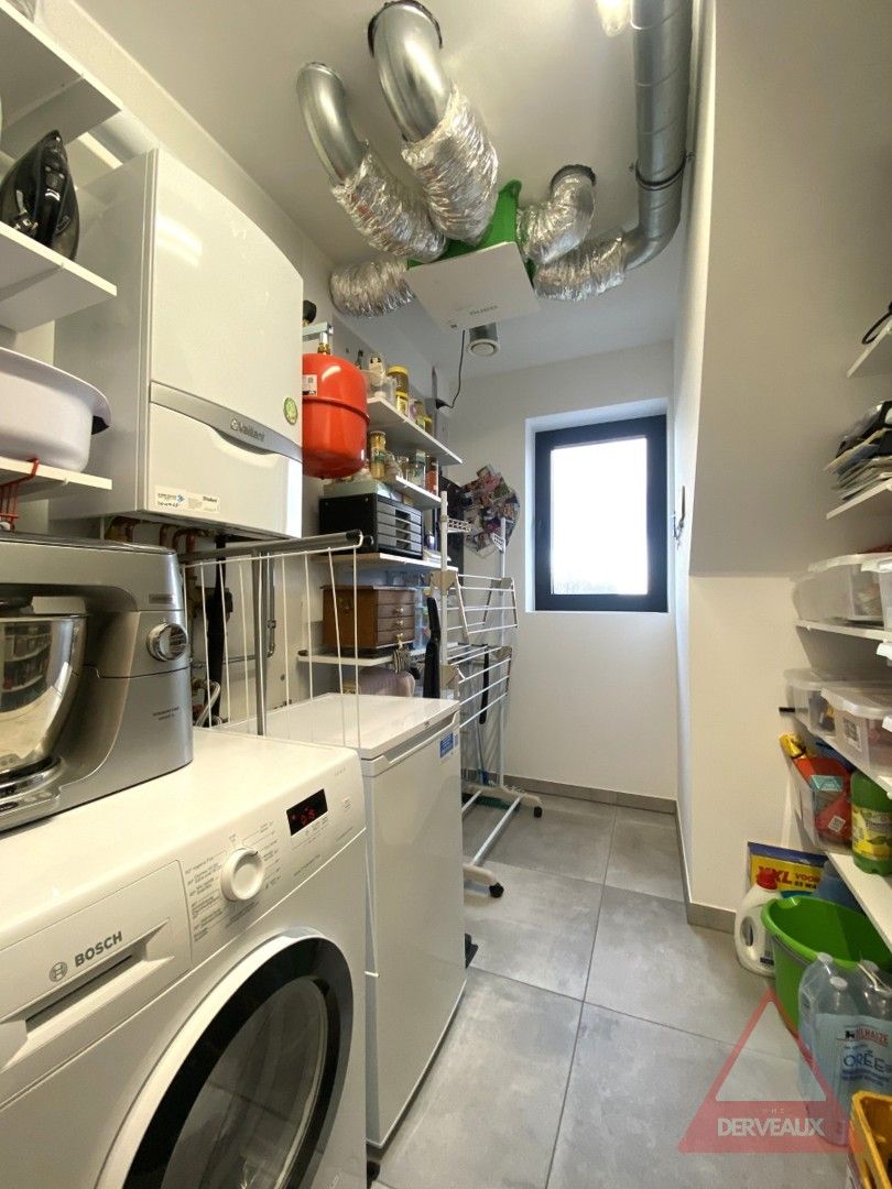 Zonnebeke – Dakappartement met terras en landelijk zicht foto 11