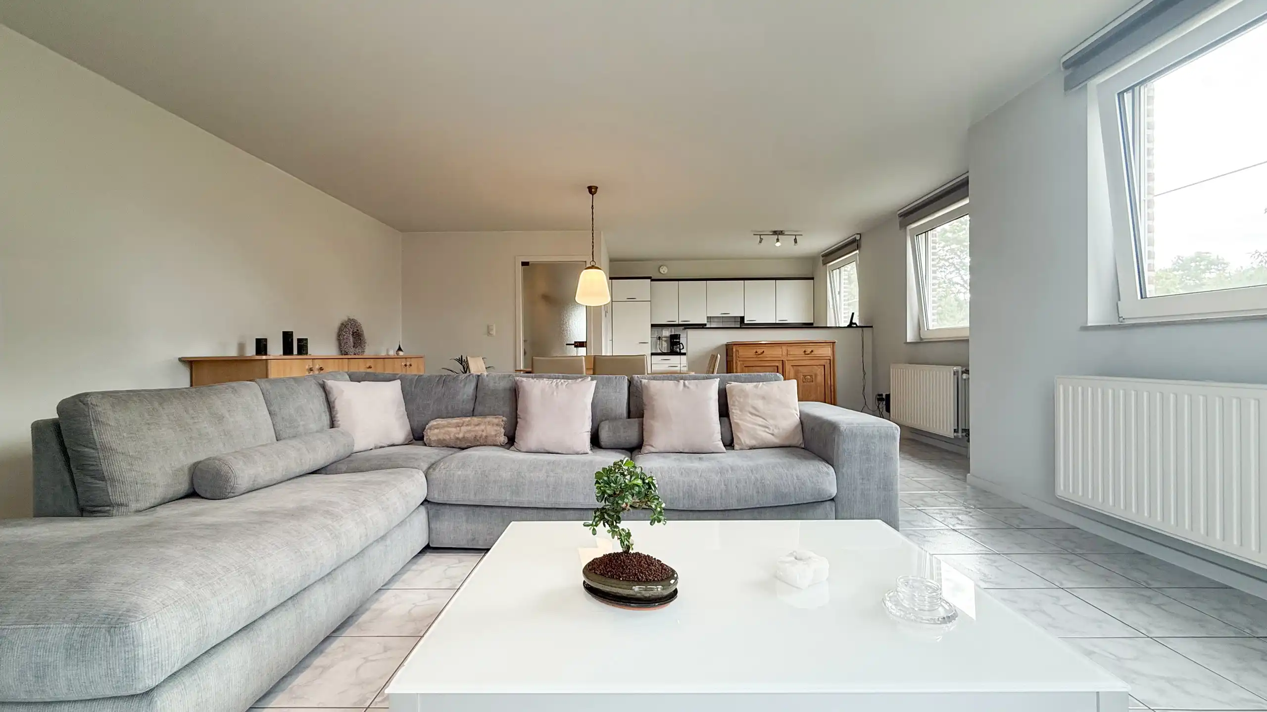 Ruim appartement op toplocatie met 2 slaapkamers! foto 3