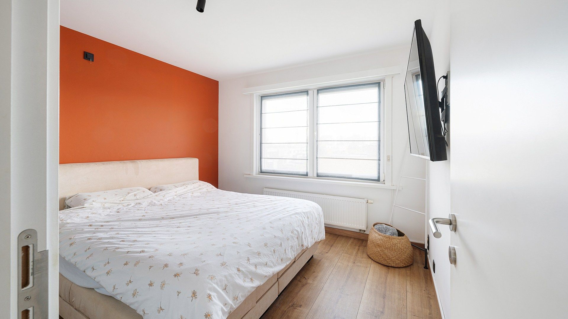 Halfopen woning met 2 garages en tuin te Heist foto 16