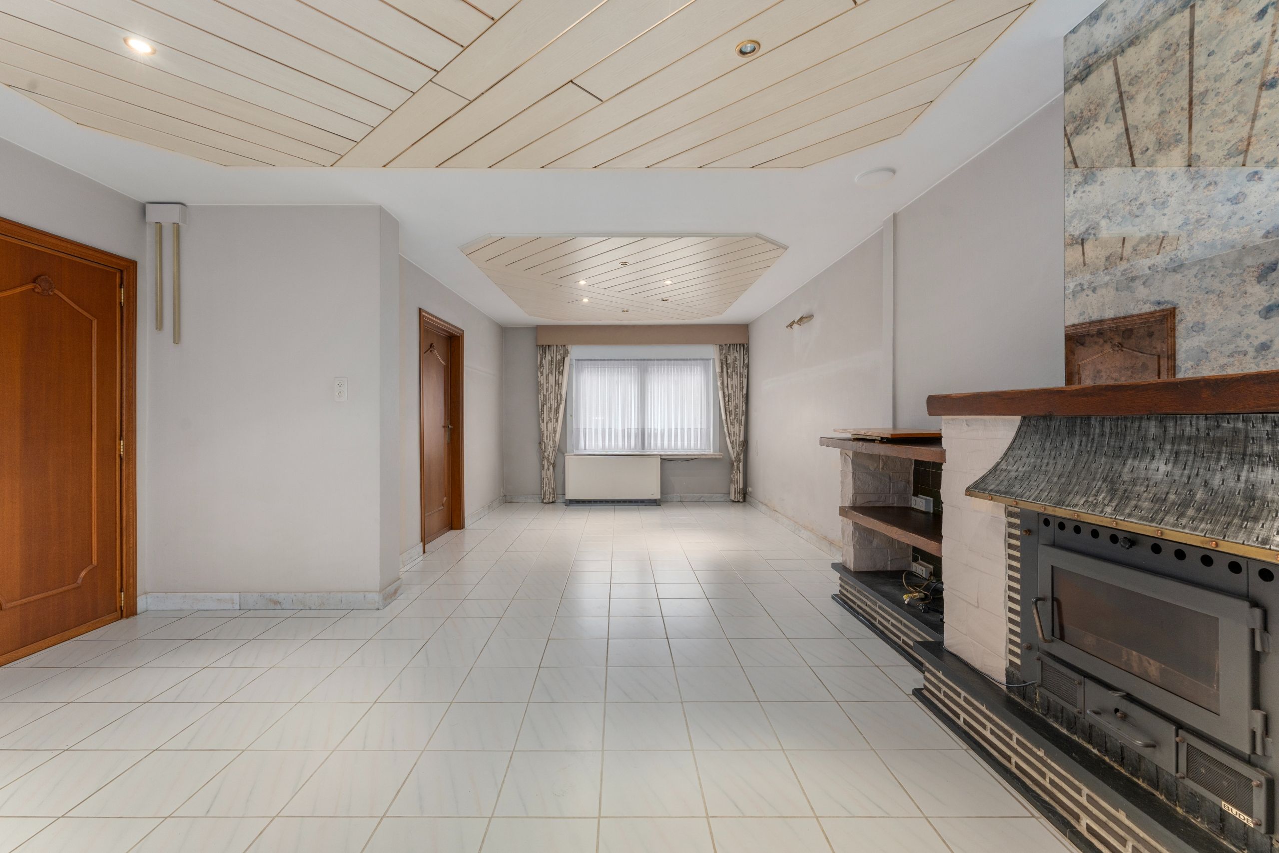 Hoofdfoto van de publicatie: Te renoveren woning aan de rand van Deerlijk met zeer ruime garage op 262m2