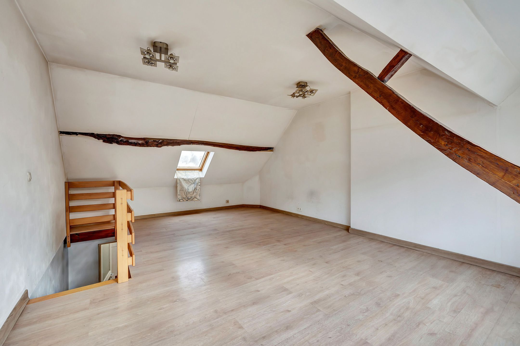 Te renoveren woning met tuin foto 10