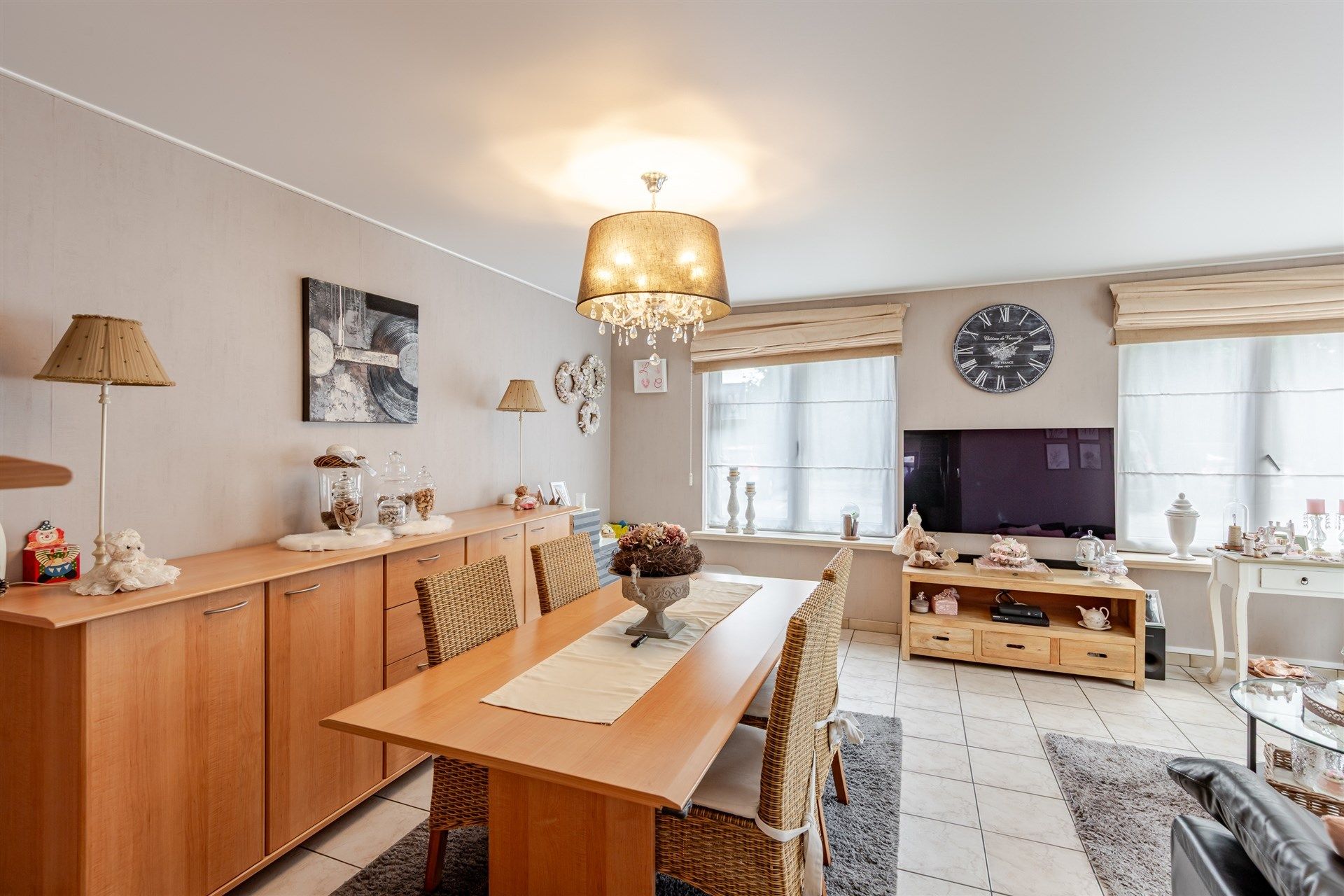 Gunstig gelegen woning met tuin, garage en 3 slks foto 3