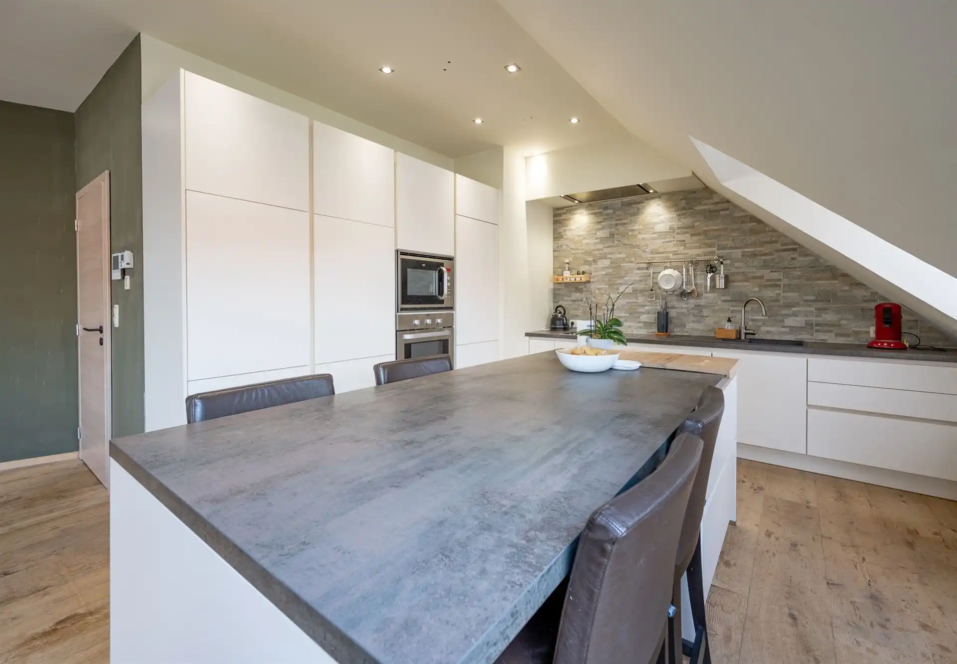 Stijlvol appartement met Moderne open Keuken nabij de Jachthaven van Blankenberge foto 18