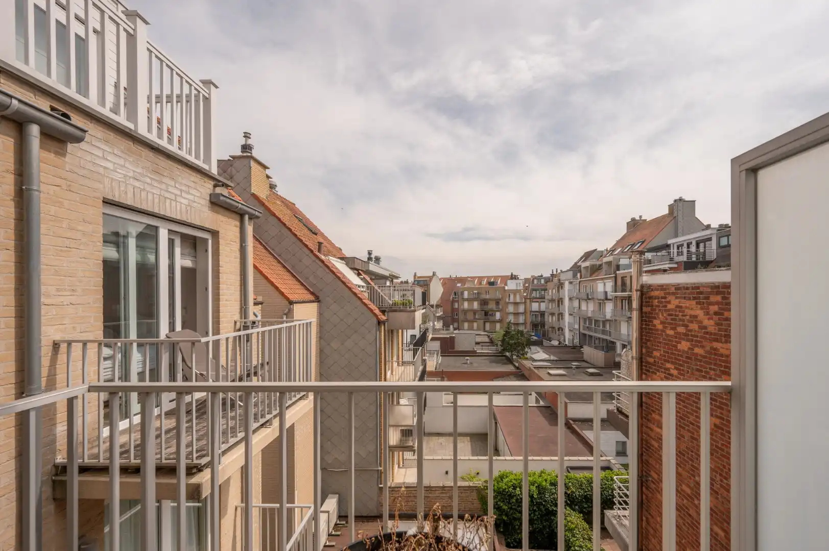 Ruim recent appartement met terras op centrale gegeerde ligging in het Zoute (Dumortierlaan) foto 25