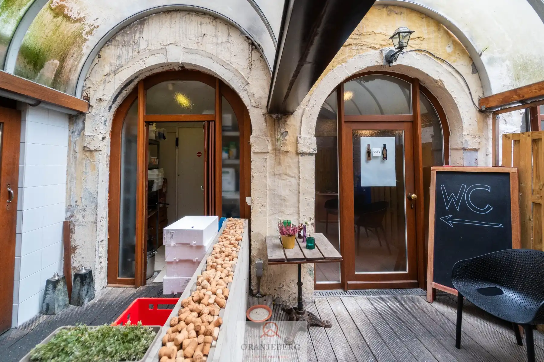 Handelspand in historisch gebouw aan de Vrijdagmarkt foto 16
