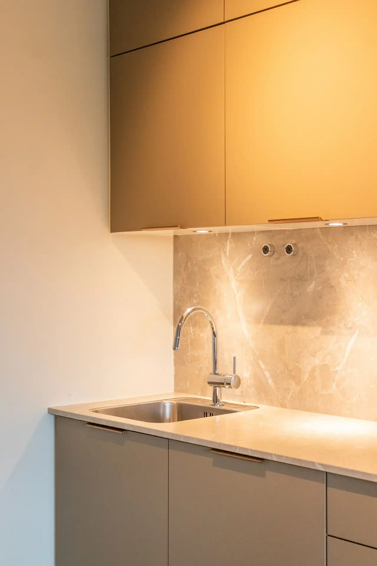 Modern BEN-appartement omringd door groen foto 5