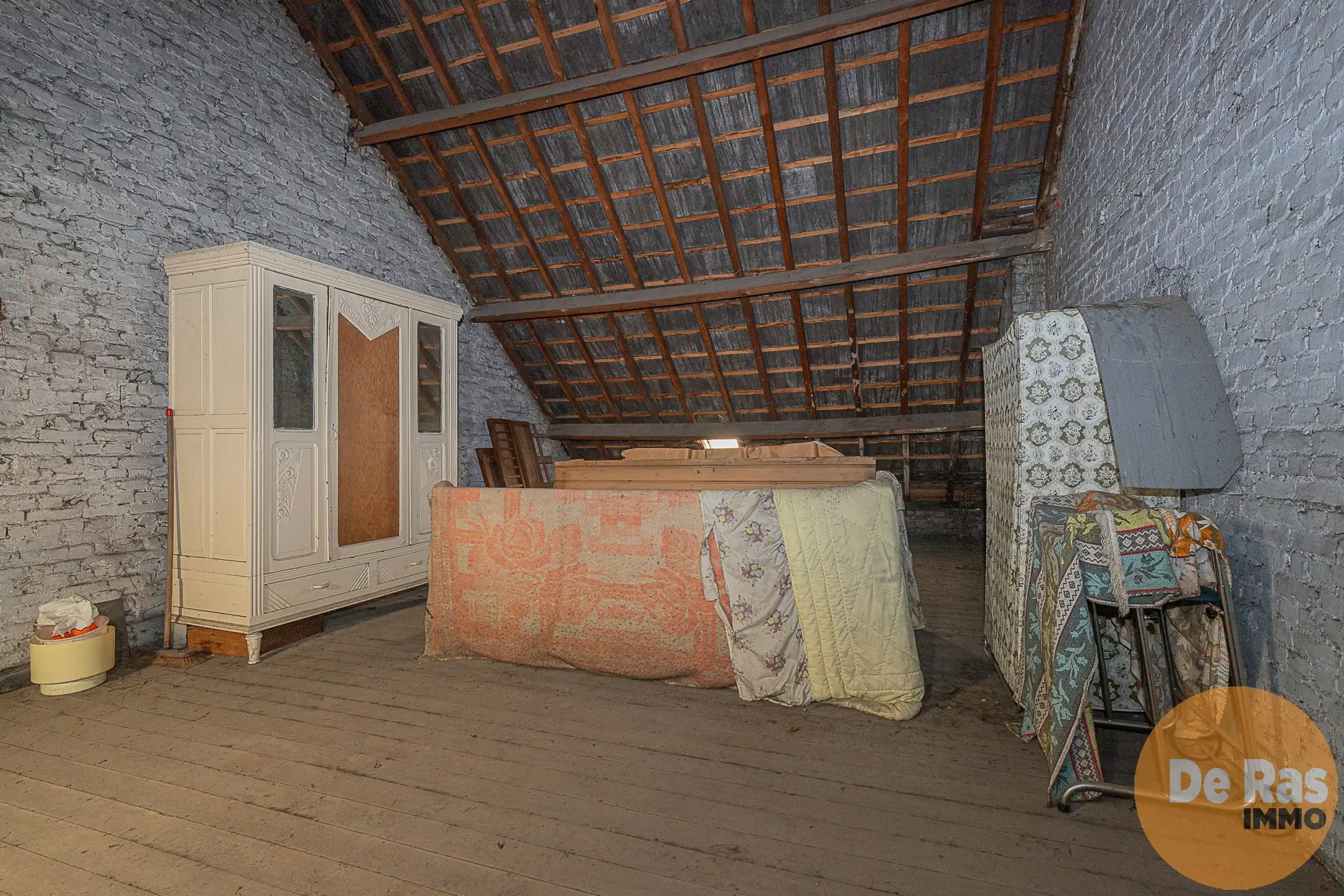 AALST - Te renoveren woning met 2 slpk en koer op topligging foto 13