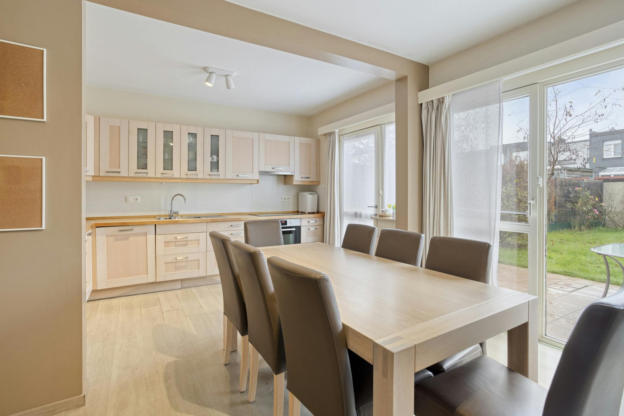 Gezellig huis te koop met garage in Merksem foto 10