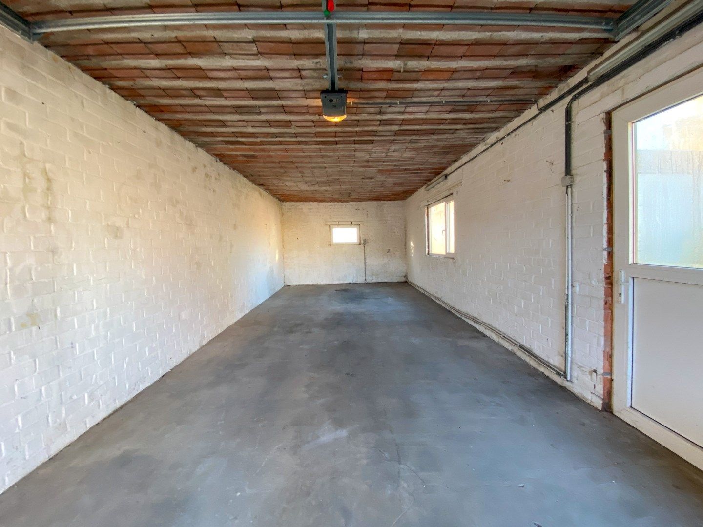 Woning met 4 slaapkamers, garage, loods en tuin. foto 26
