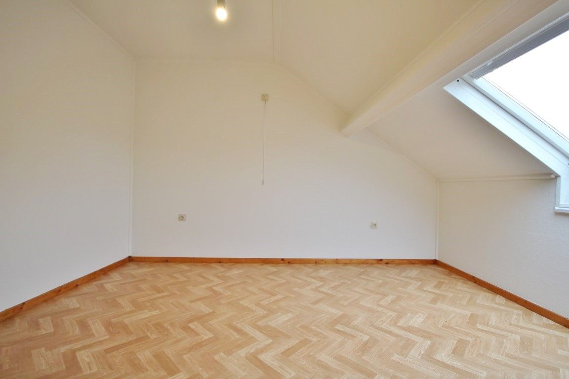 Recent vernieuwd appartement te huur in één van de gezelligste dorpen rond Sint-Truiden! foto 17