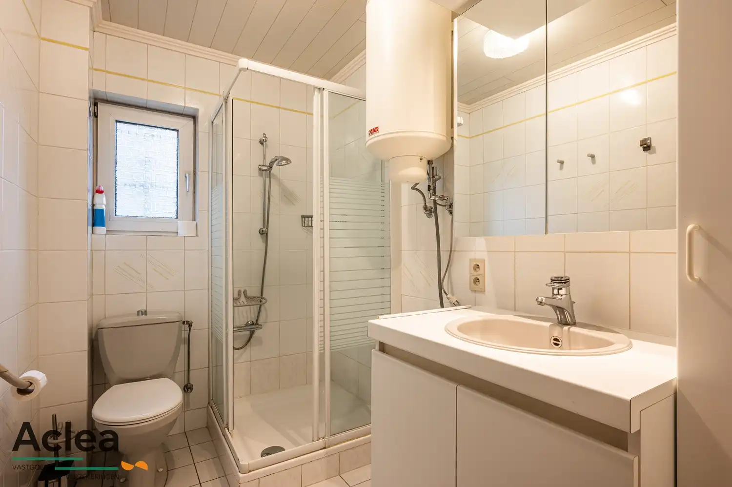 Karaktervolle vrijstaande woning op een goede locatie in Kaprijke foto 18