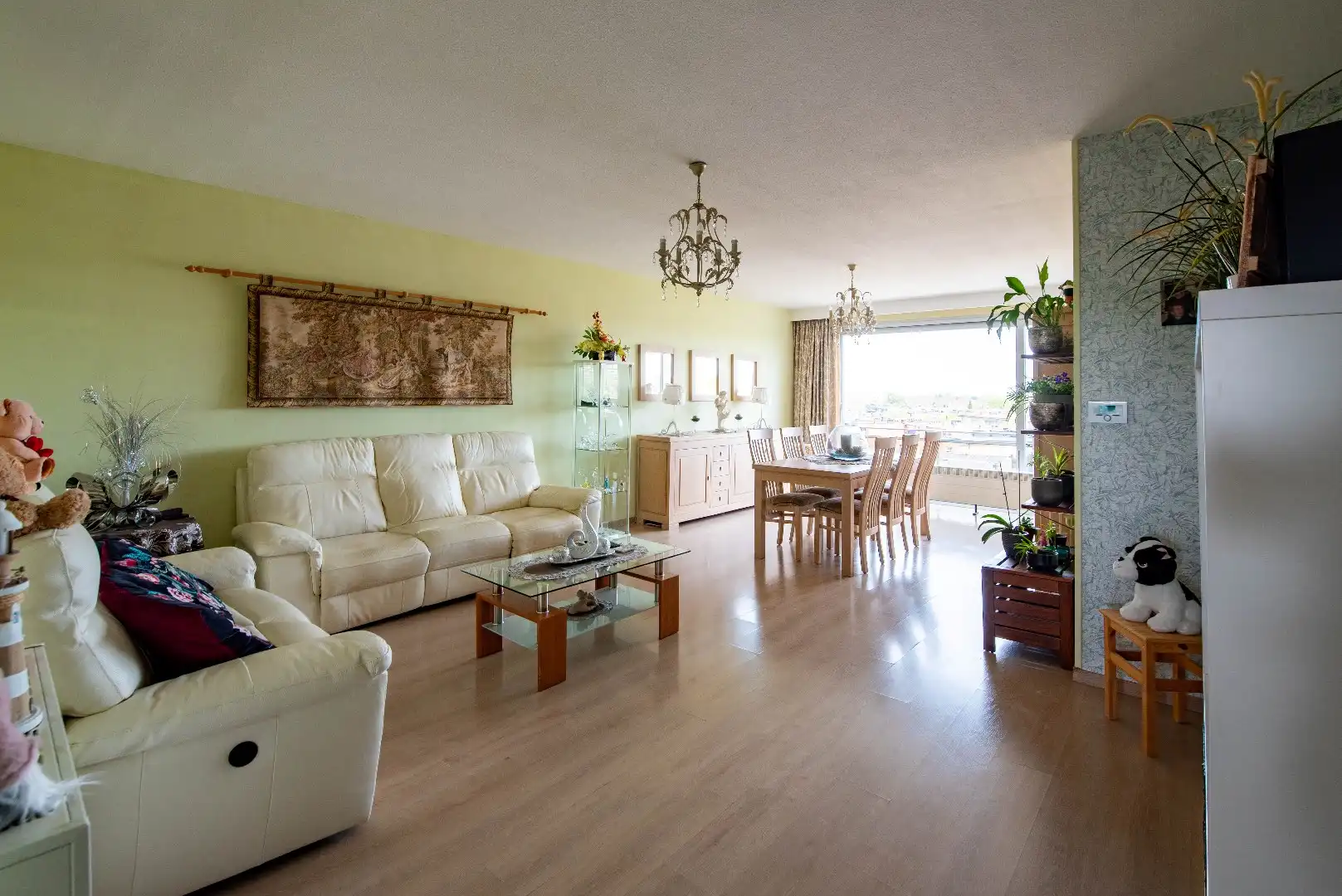 Ruim appartement met 2 slk, terras en garagebox foto 3