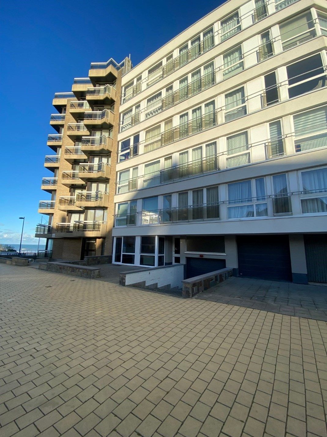 Charmante en zonnige studio te koop op toplocatie in Koksijde foto 11