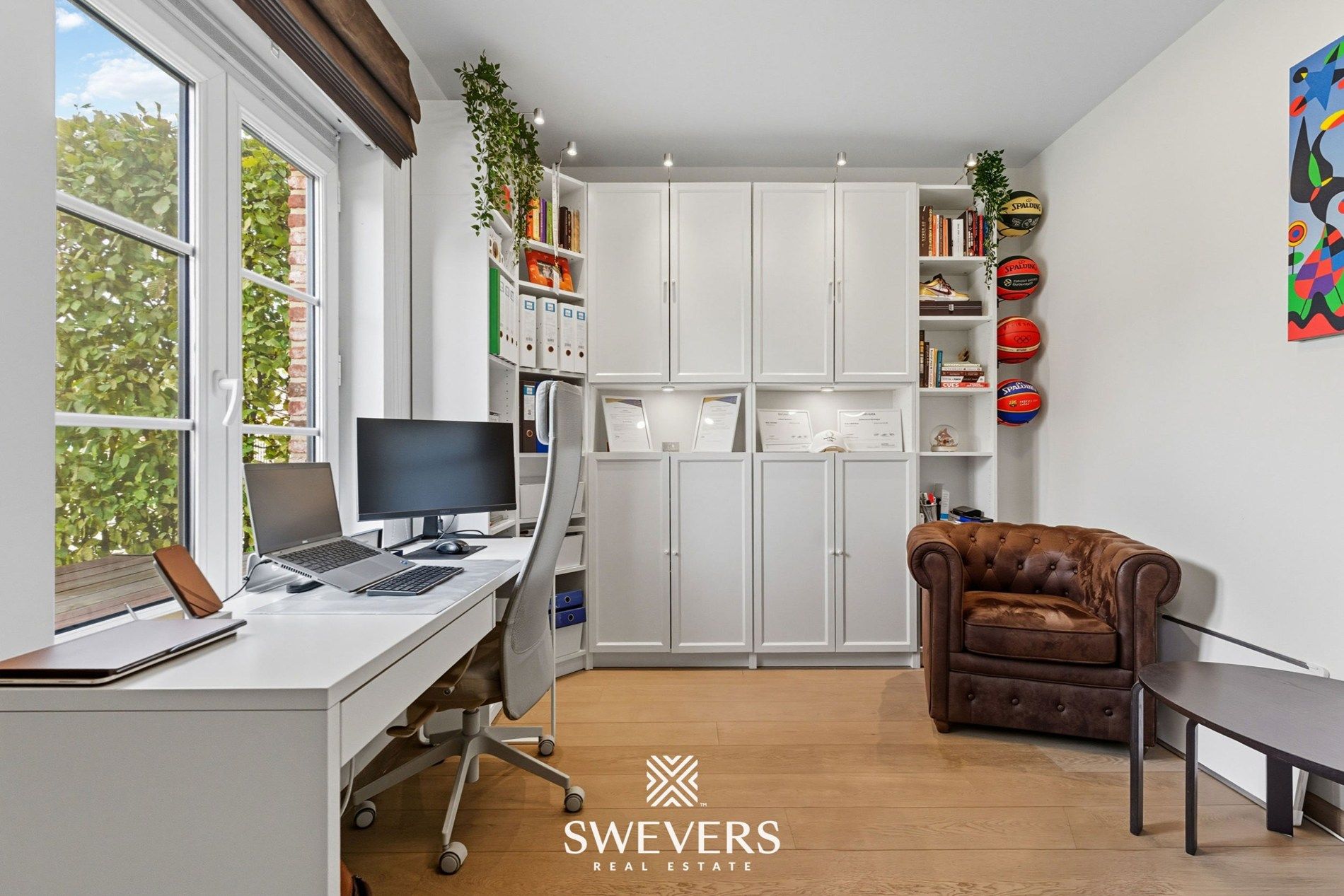 HOB met 3 slaapkamers, bureau en zwembad   foto 10