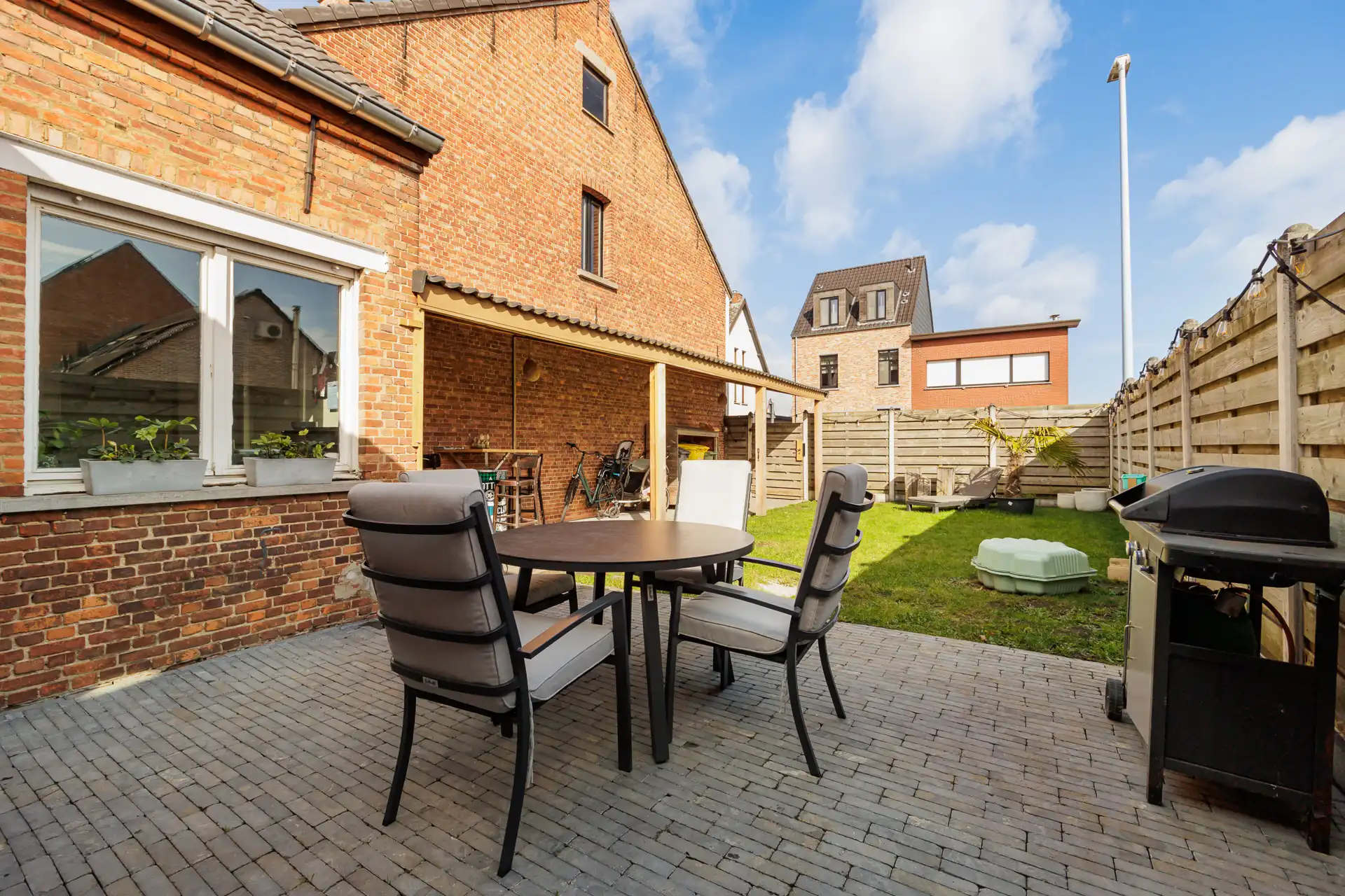 Charmante gezinswoning met tuin foto 18