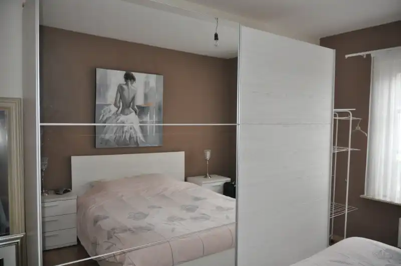 Recent energiezuinig appartement met 2 slaapkamers en garage. foto 8