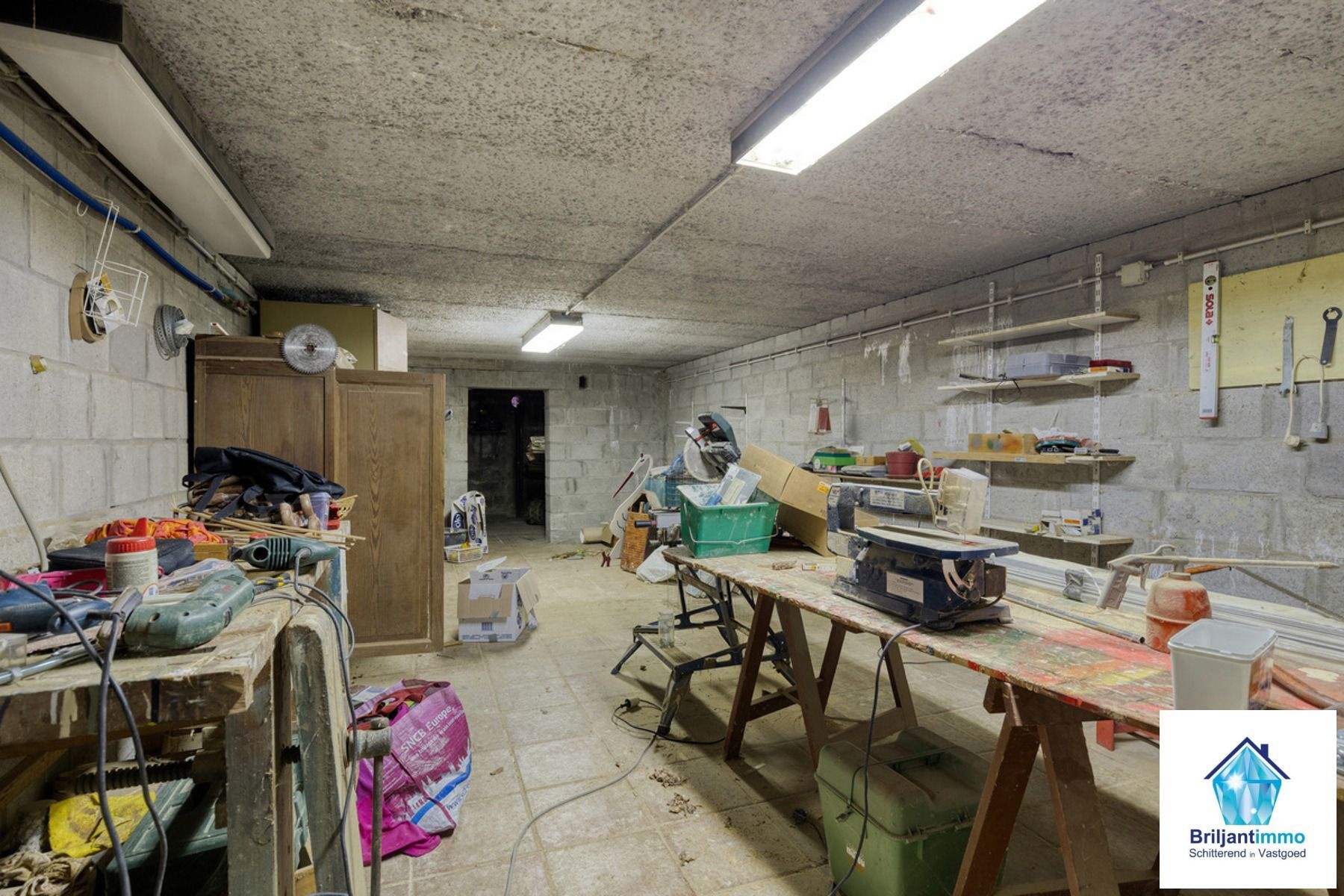 Halfopen bebouwing met veel ruimte op toplocatie foto 29