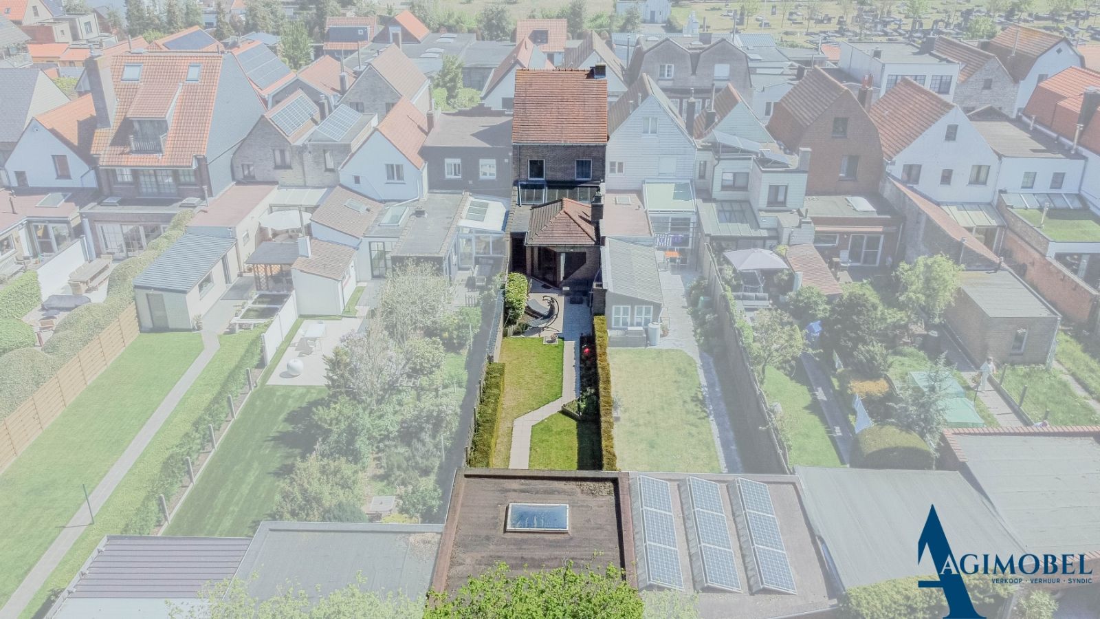 Charmante woning in het Hart van Knokke met 3 slaapkamers, tuin en garage. foto 3