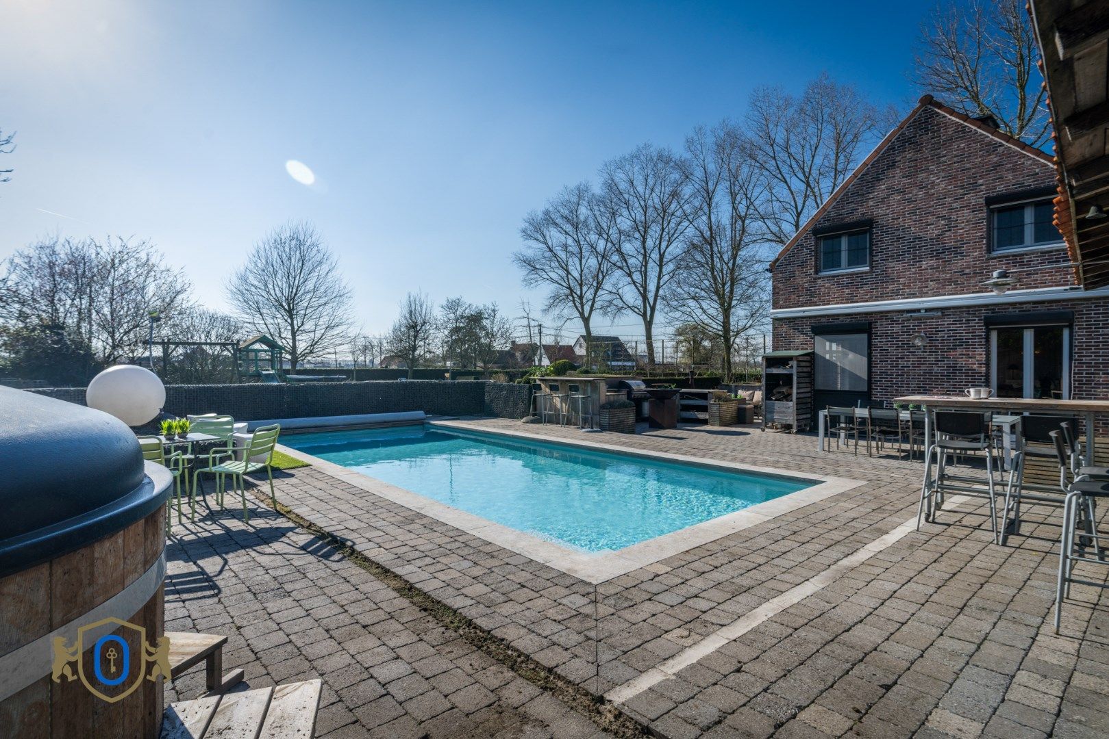 Landhuis met meerdere bijgebouwen foto 23