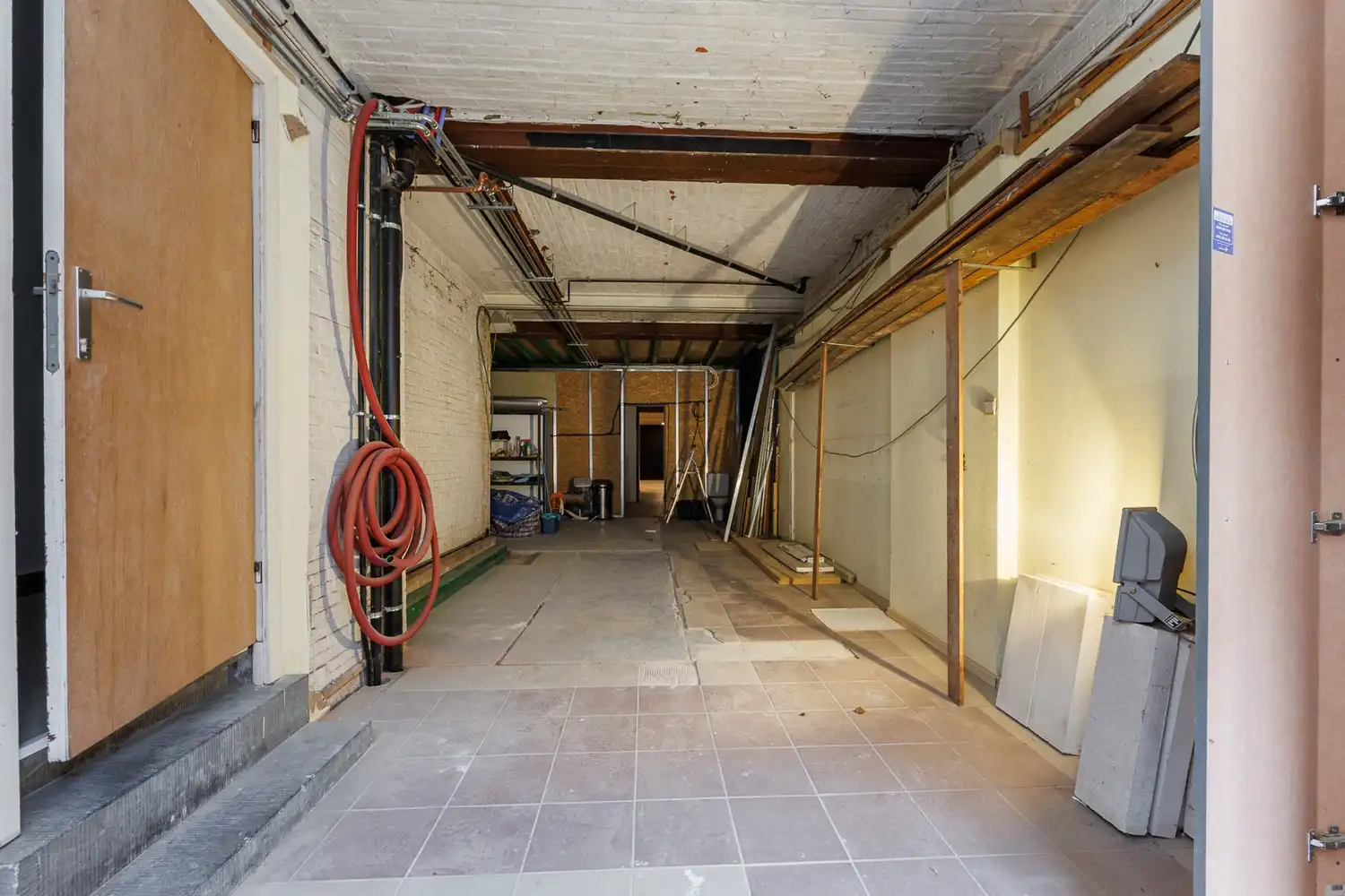 Uniek multifunctioneel gebouw met polyvalente ruimte (±300 m²) en gerenoveerde triplexwoning met terras. foto 24