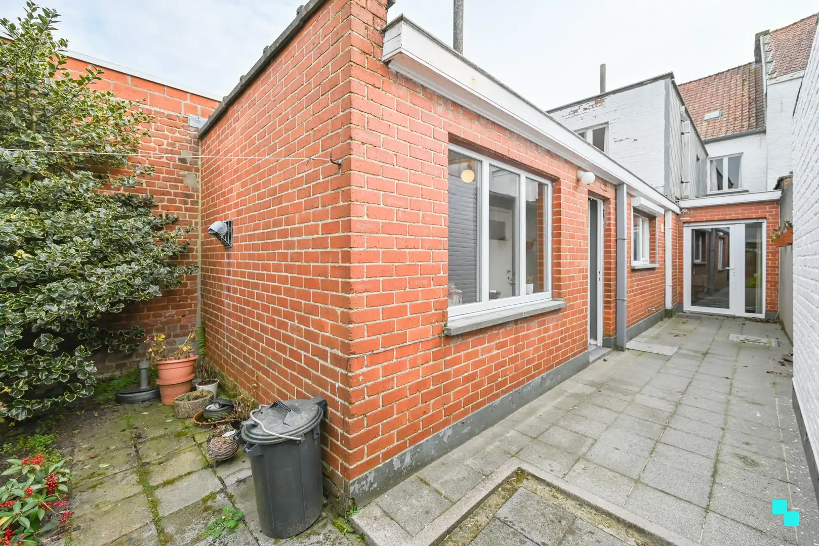 Centraal gelegen woonst met drie slaapkamers te Izegem foto 19