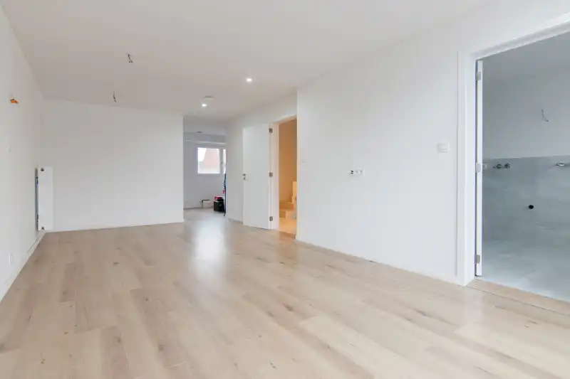 Voll gerenoveerde woning met 5 slpk 3 badk foto 18