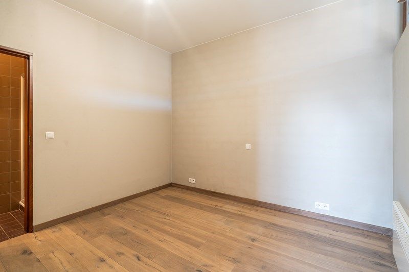 GELIJKVLOERS APPARTEMENT MET AUTOSTAANPLAATS foto 7