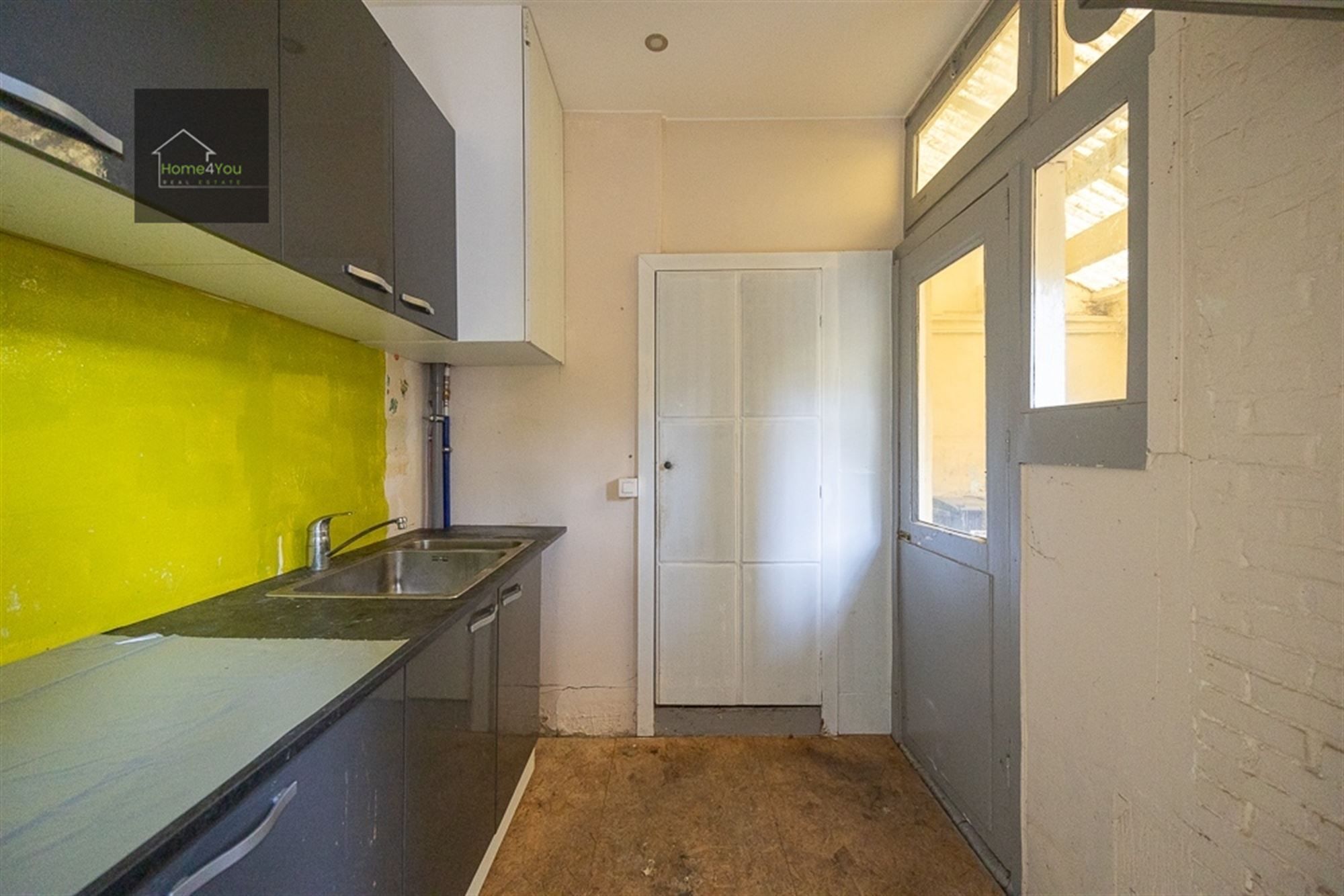 Te Renoveren Woning foto 10