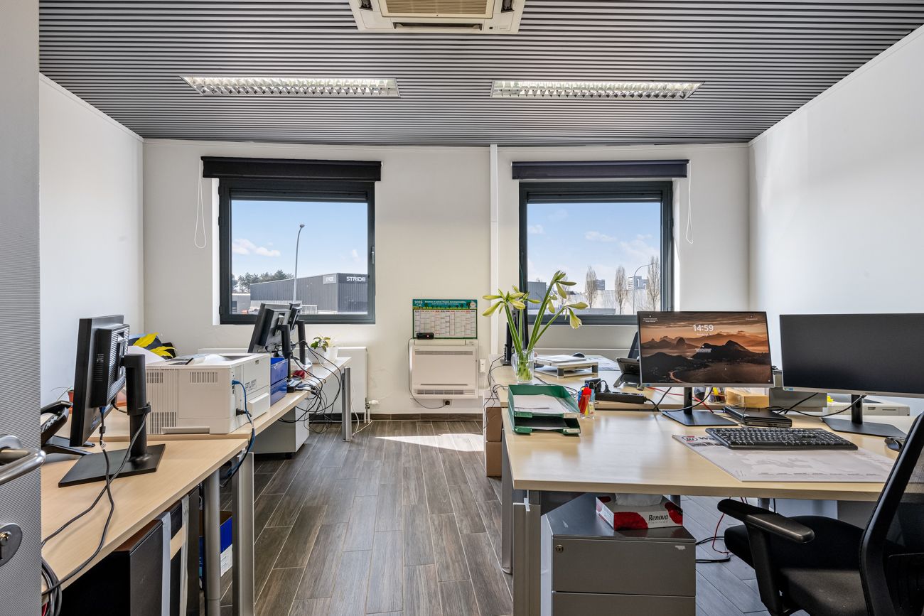 Ruim kantoorgebouw op toplocatie te Zwijnaarde foto 18