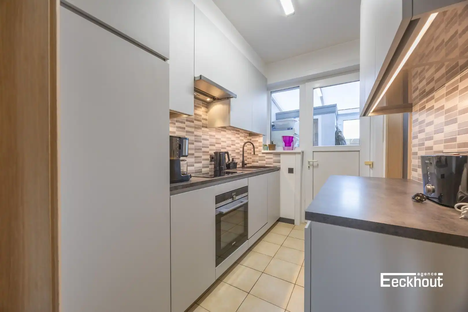 Instapklare woning met zonnige tuin op zeer gunstige ligging! foto 7