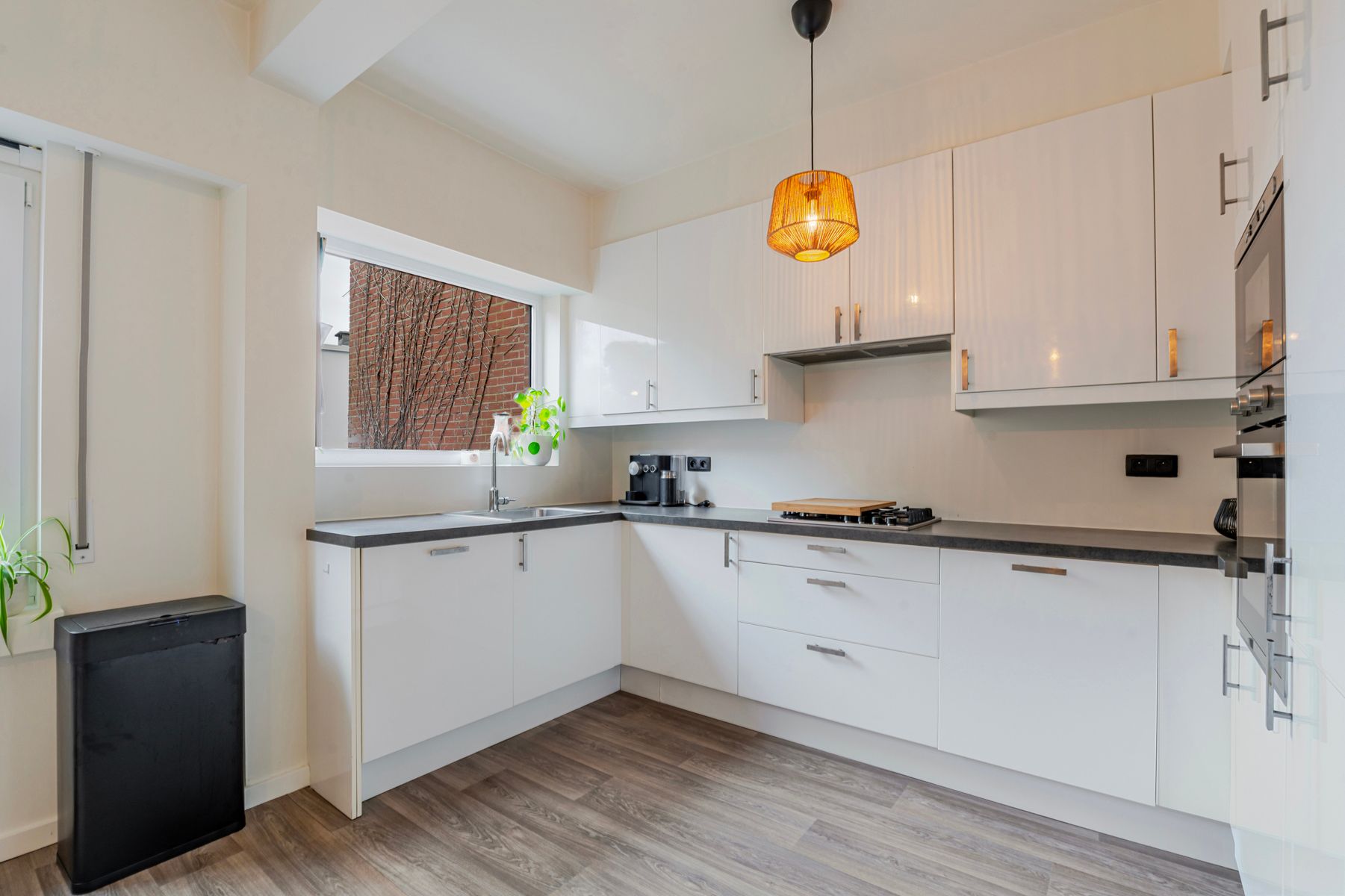 Instapklare bel-etagewoning met 4 slaapkamers in Aartselaar foto 8