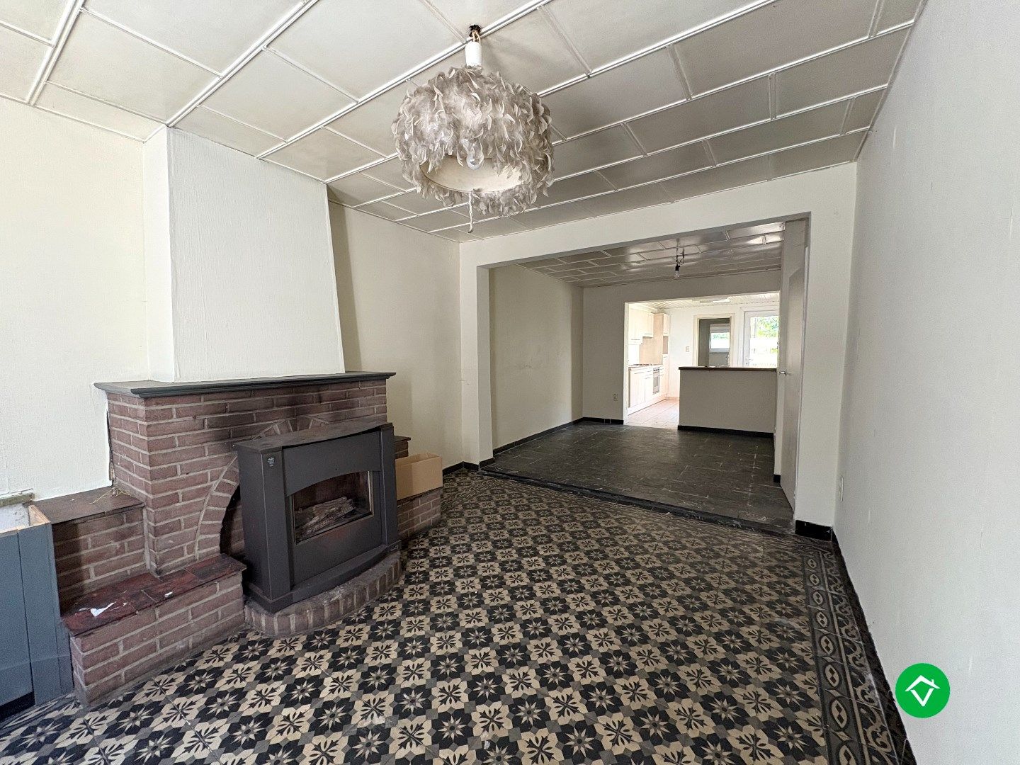 Te renoveren woning op ruim perceel in het centrum van Koekelare – veel potentieel!  foto 7