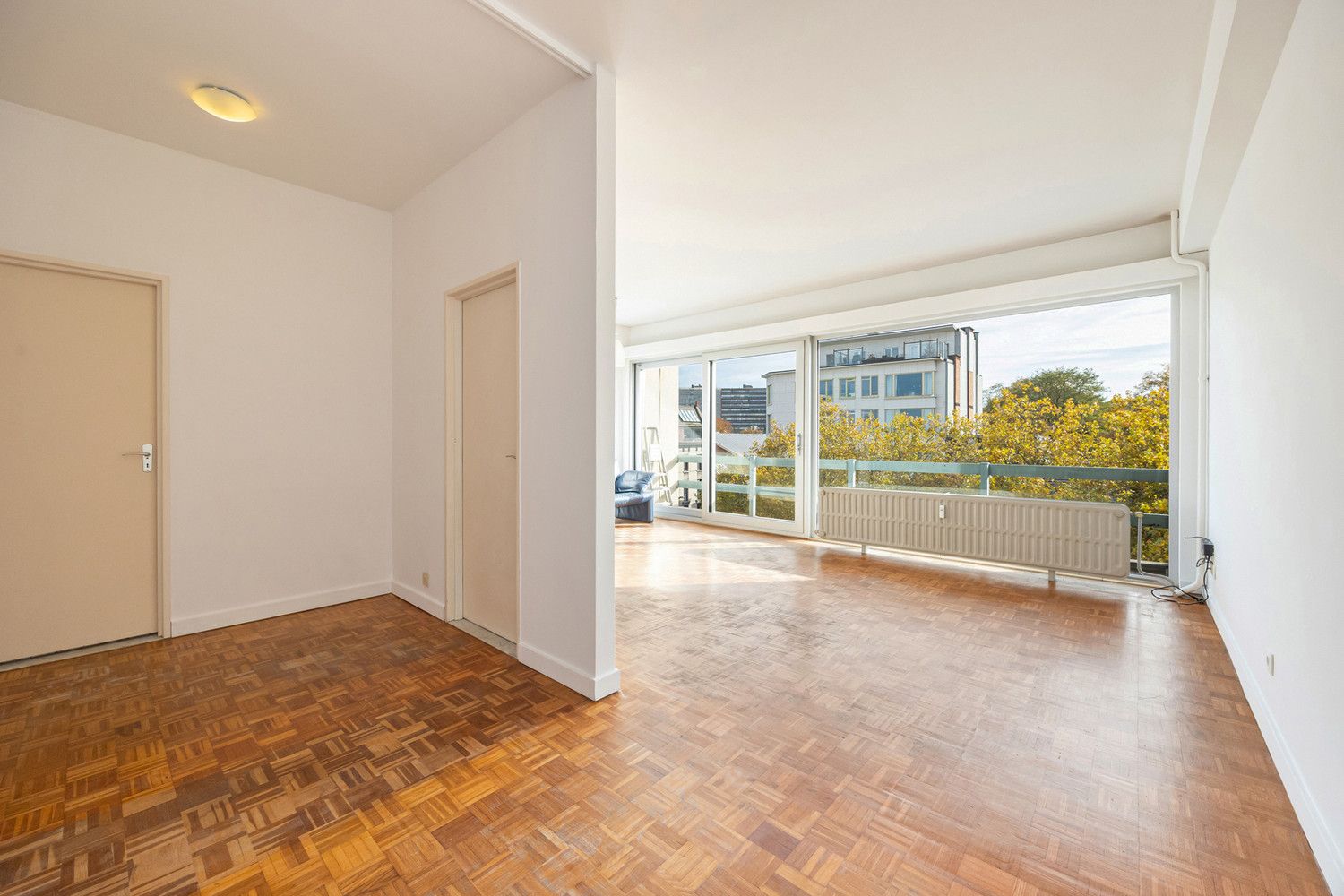 Instapklare studio met aangenaam terras (50m²) op toplocatie aan de Jan van Rijswijcklaan foto {{pictureIndex}}