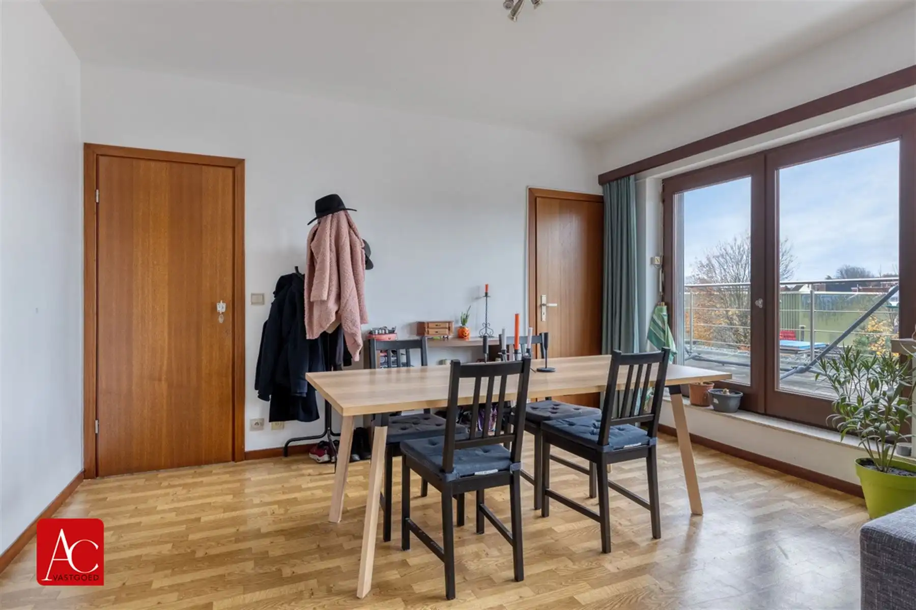 Appartement met 2 slaapkamers, terras en garage foto 11