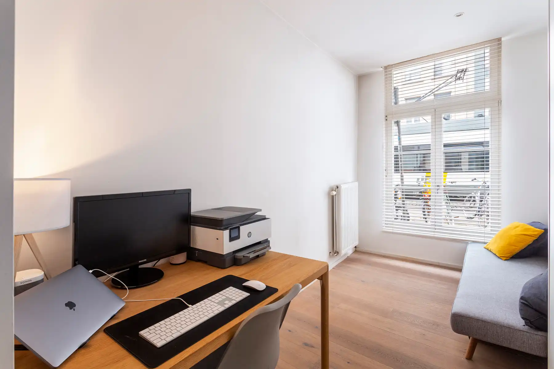 Gelijkvloers appartement met terras nabij historisch centrum foto 5