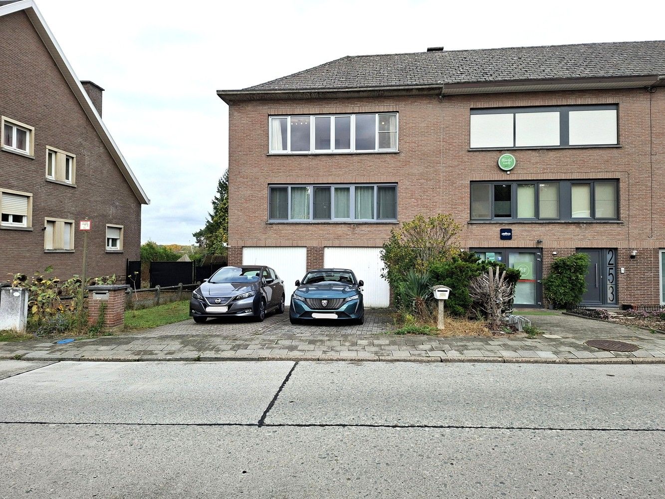 Ruim appartement / 3 slpkms / tuin / garage foto {{pictureIndex}}