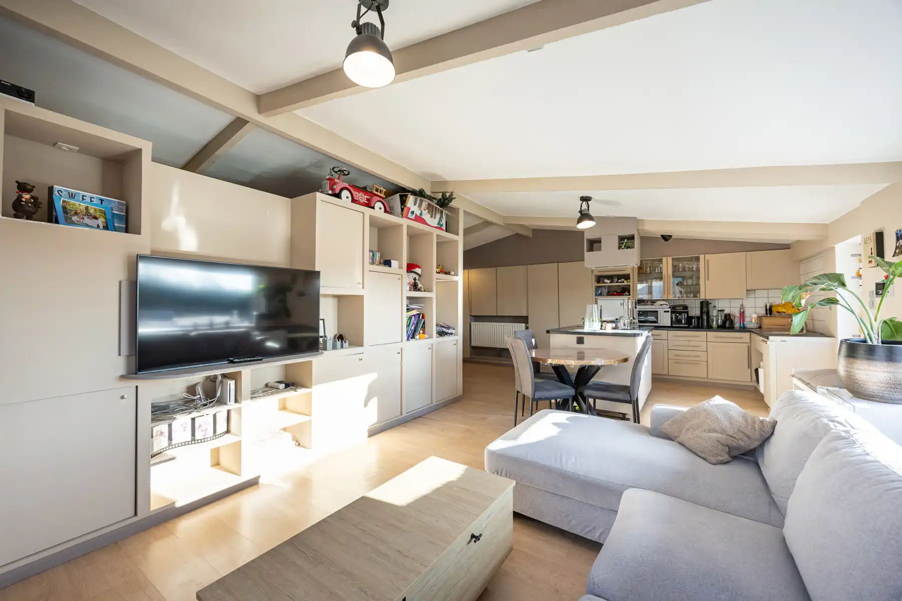 Gerenoveerde vrijstaande woning met 3 slaapkamers op een unieke locatie in Merksplas. foto 29