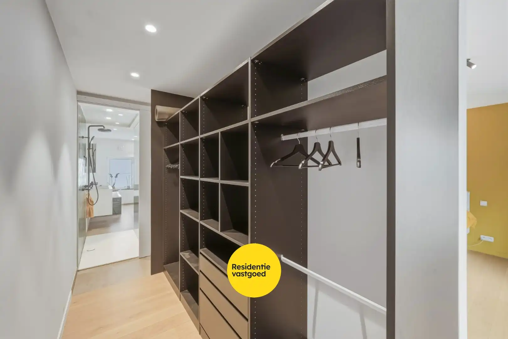 Instapklare, energiezuinige woning met 4 slpk in Mariakerke foto 15