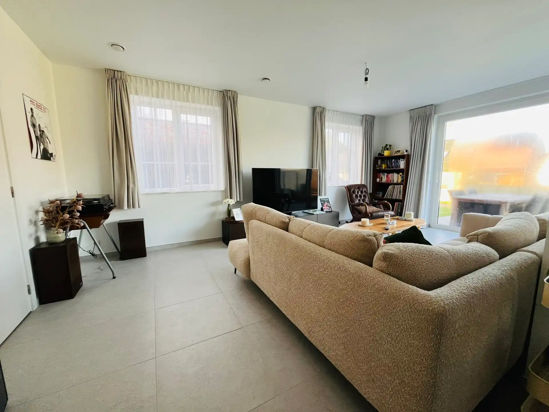 MODERN EN ENERGIEZUINIG APPARTEMENT MET 2 AUTOSTAANPLAATSEN foto 4