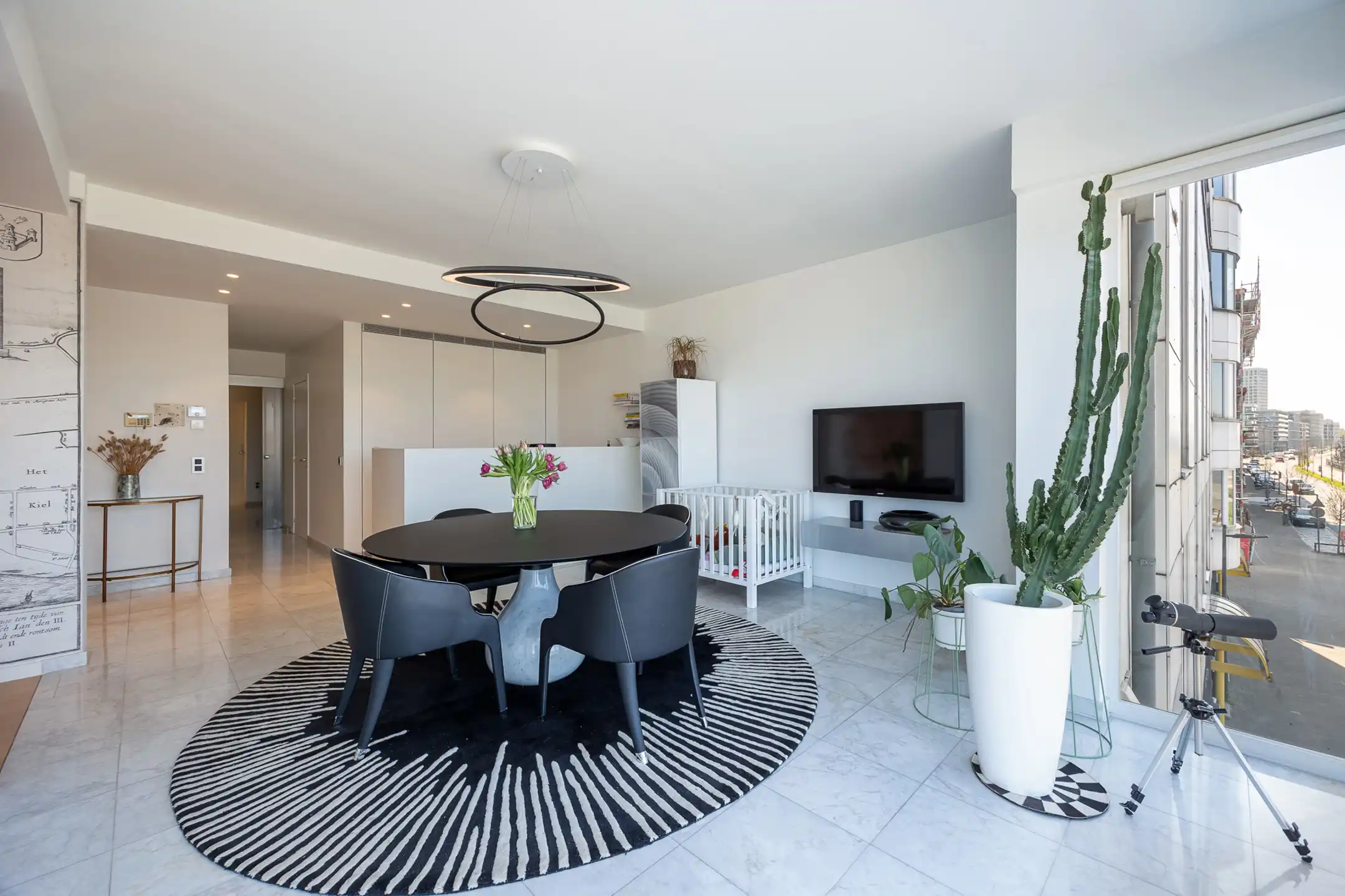 ANTWERPEN-KAAIEN - Frontaal zicht op de Schelde foto 6