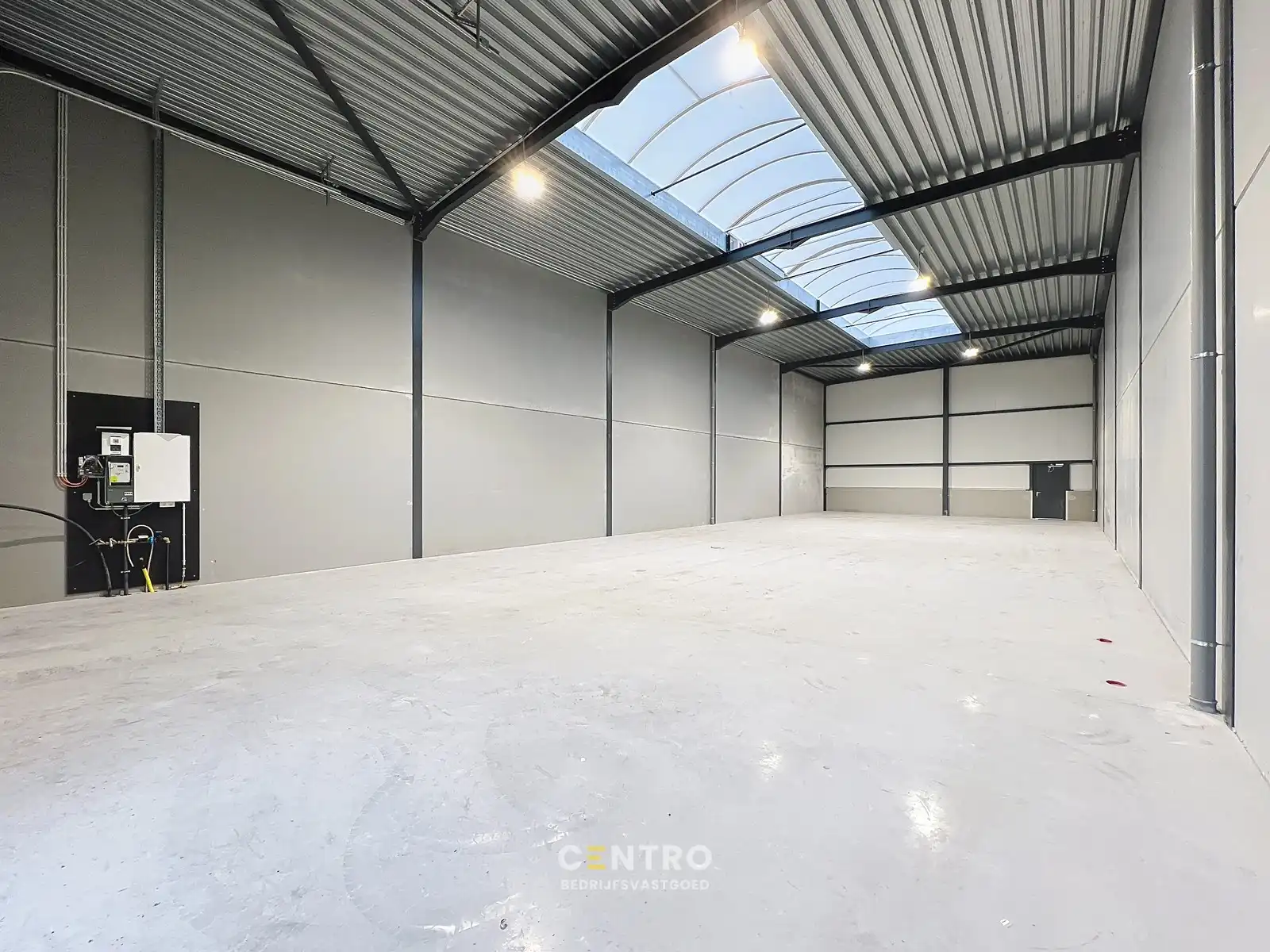 NB-magazijn van ± 275 m² (incl. 2 parkeerplaatsen!) en moderne glaspartij in driehoek TIELT-DEINZE-WAREGEM ! foto 6