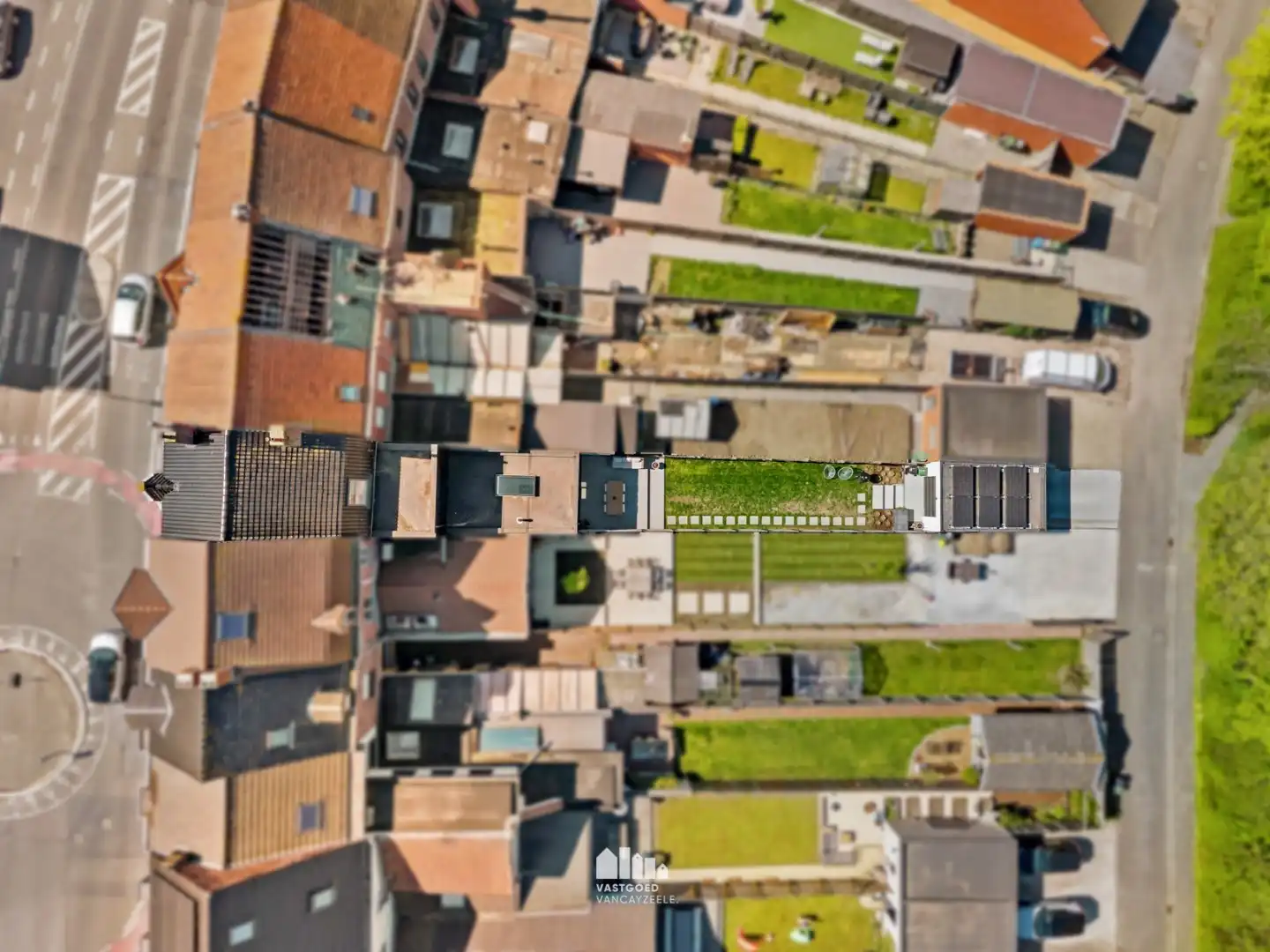 Volledig gerenoveerde woning met 5 slaapkamers, zonnige tuin en garage foto 32