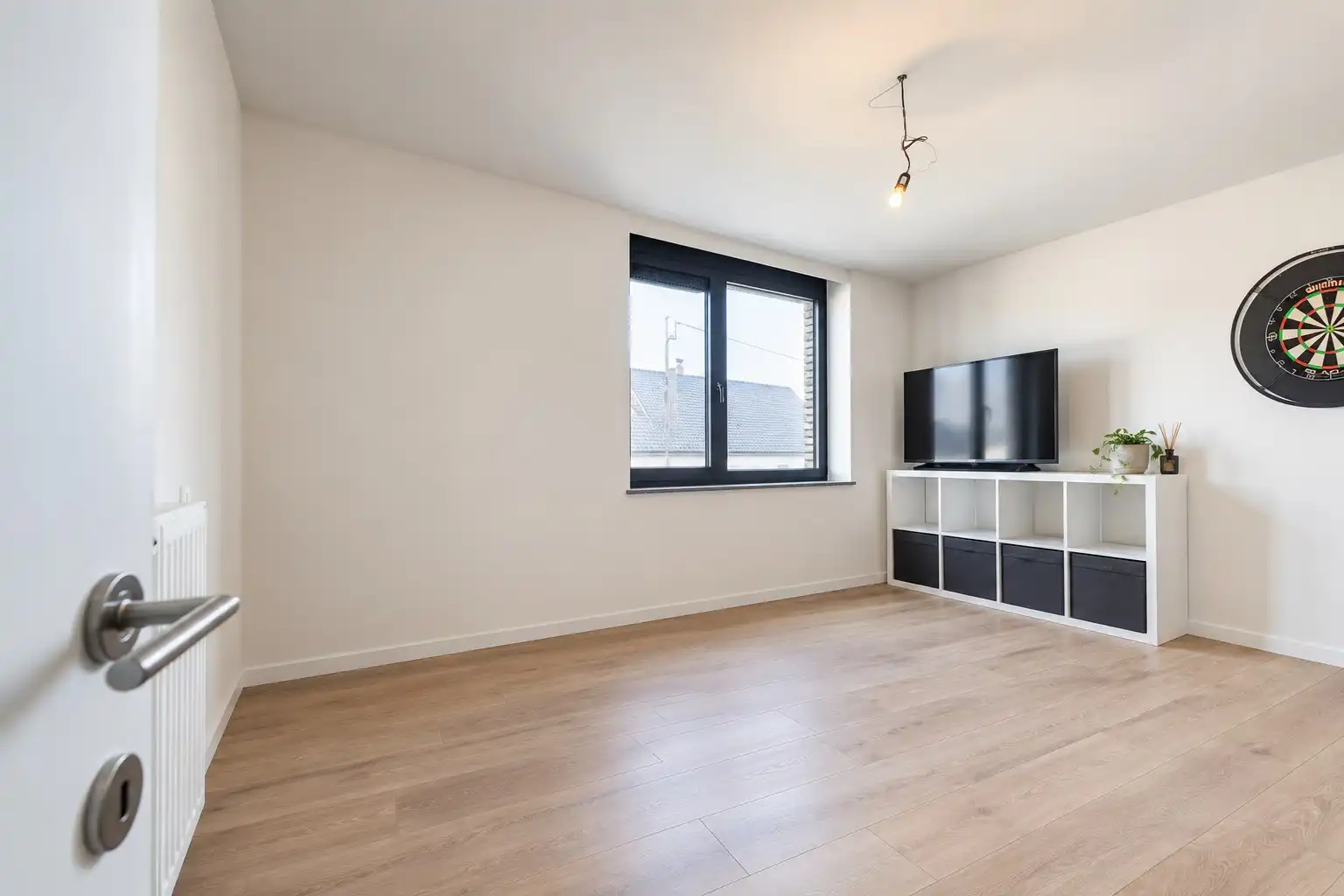 RECENTE, INSTAPKLARE WONING IN KINDVRIENDELIJKE BUURT TE PITTEM foto 13