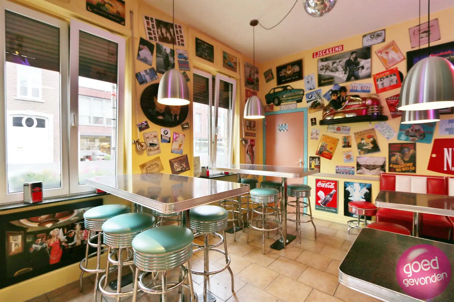 Handelsfonds - ijs en broodjesbar - parking - terras foto 11