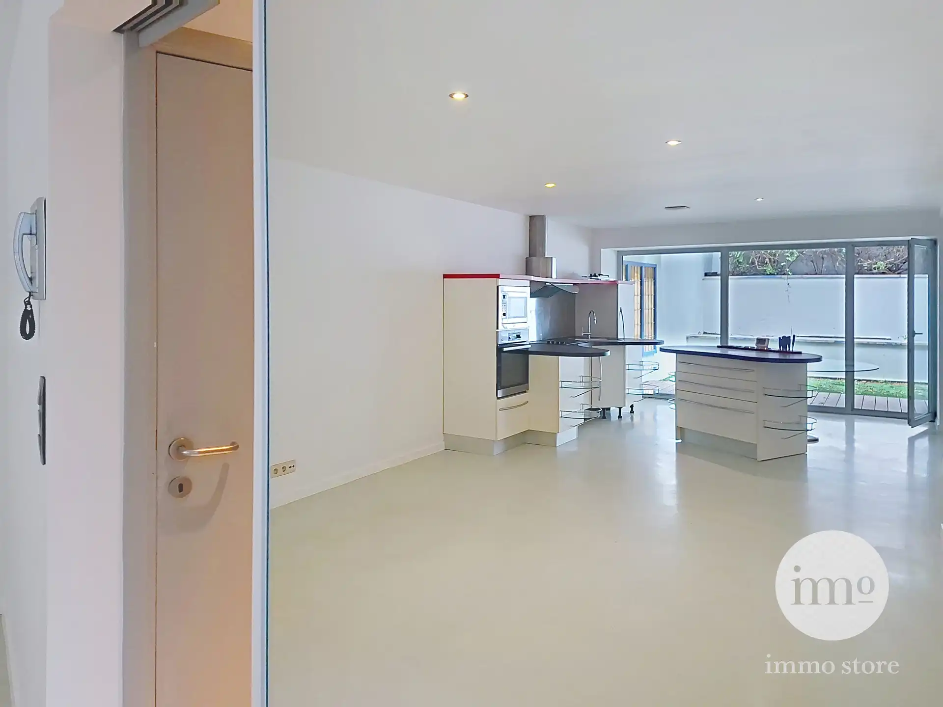 Ruim 2/3-slaapkamerappartement met privétuin foto 5