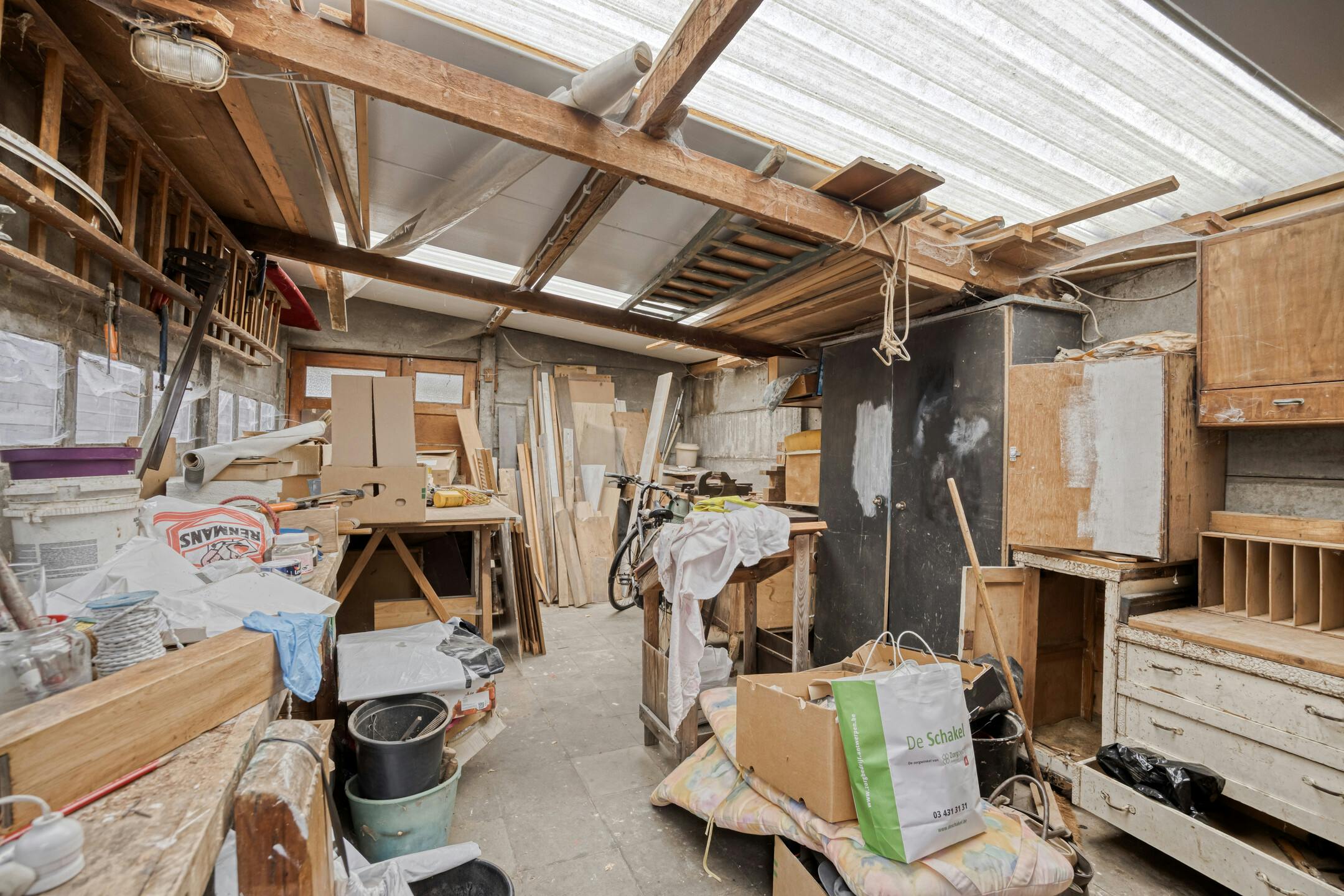 Te renoveren huis op het Berkenveldplein in Wilrijk foto 14