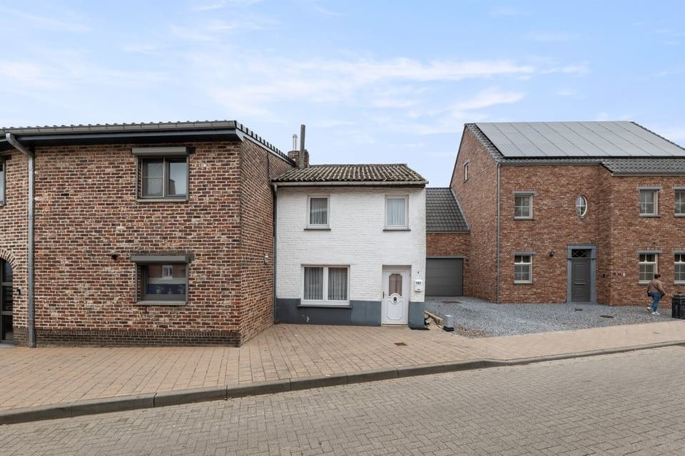 Hoofdfoto van de publicatie: TE RENOVEREN WONING MET TUIN IN HEERS