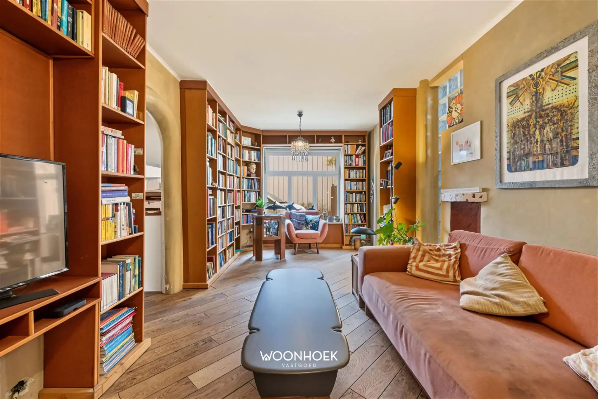 Halfopen bebouwing op een royaal perceel van 1.595 M² foto 8