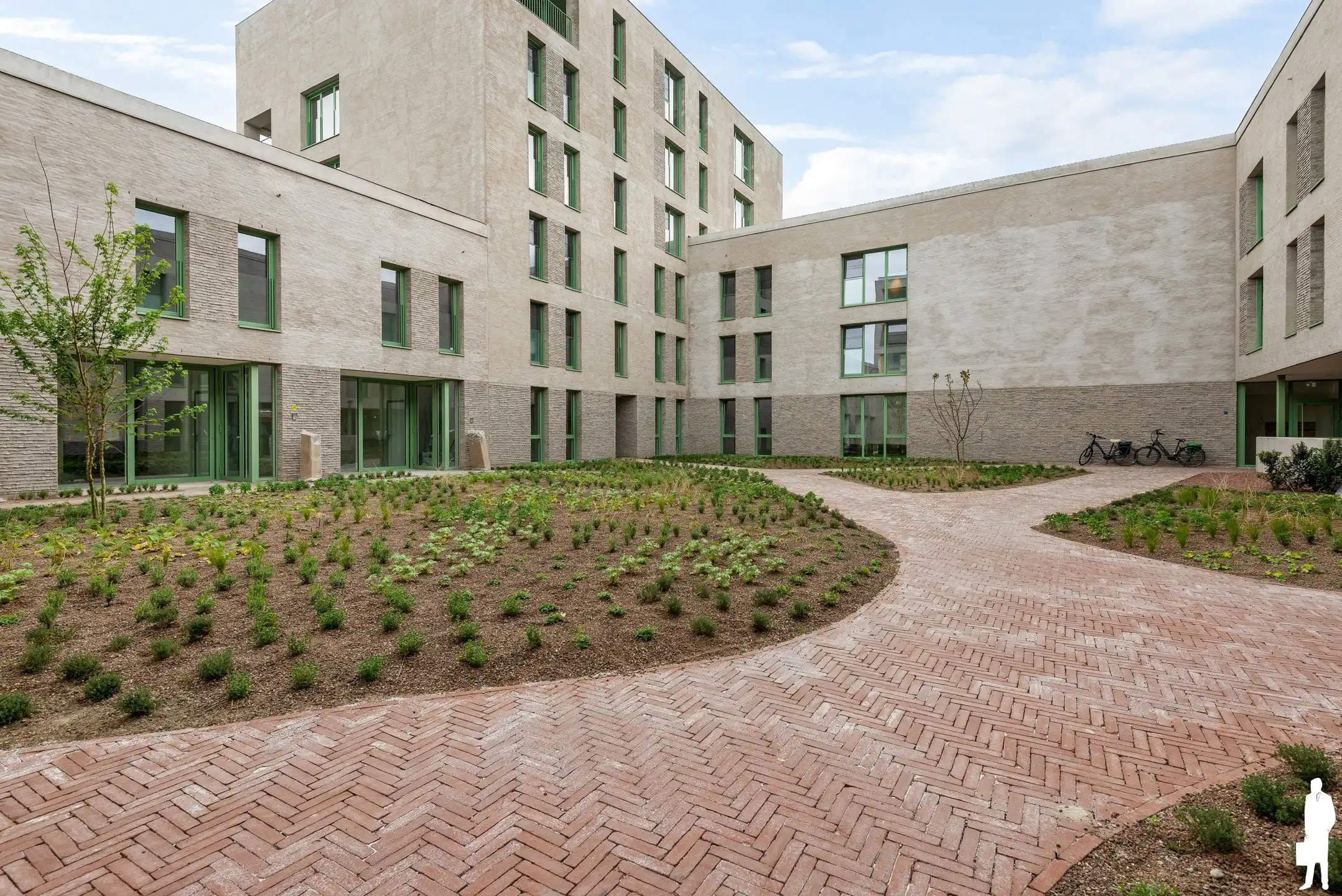 GLVL appartement met 2 slpks, ruim terras en autostaanplaats foto 15